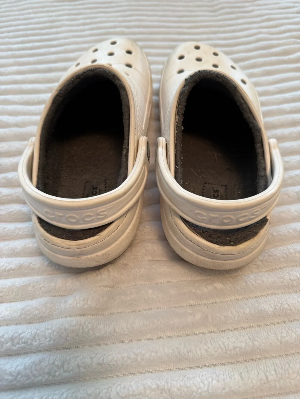 CROCS Kids White Classic Clog with Fuzzy Lining
